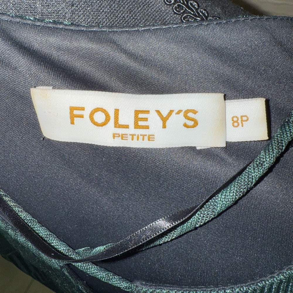 Foley’s Petite Emerald Green Sheath Dress Beaded Cuff Keyhole- 8P‎ - Picture 2 of 10